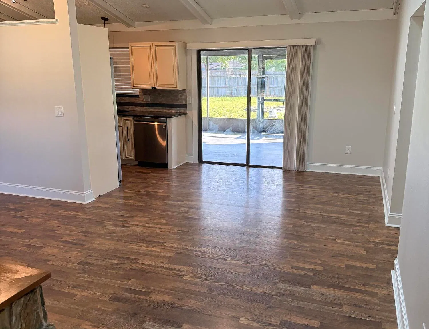 4 bed, 3.0 bath, 1880 sqft, $2,500 — Photo 4