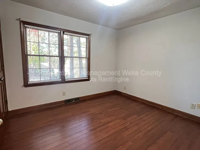 7404 Valley Run Dr — Photo 8