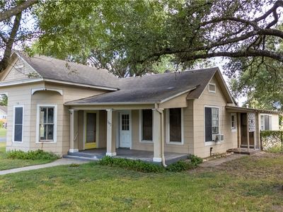 543 W 6th St, Yorktown, TX, 78164