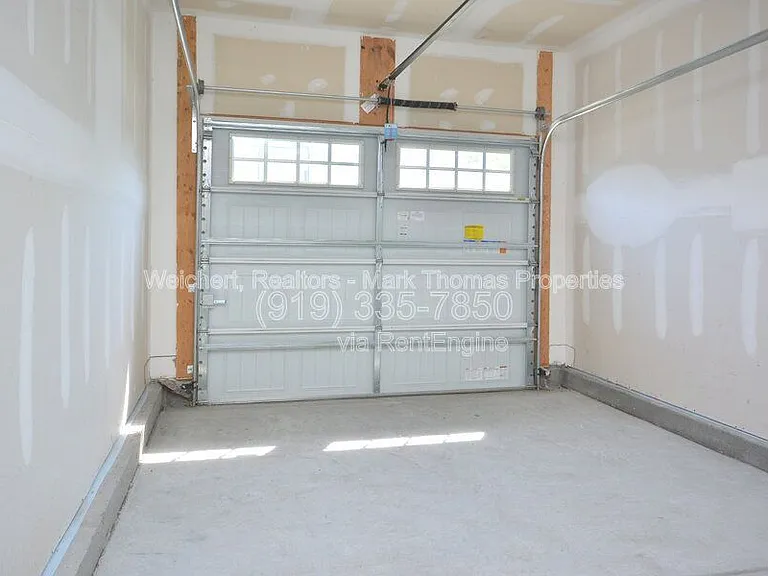 409 Vassar Dr — Photo 27