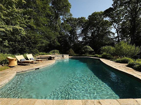 5th image of 29 Dogwood Ln