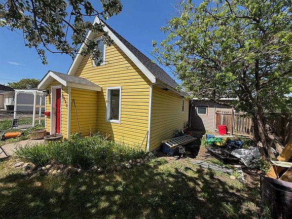 3rd image of 3922 A SE 46th St