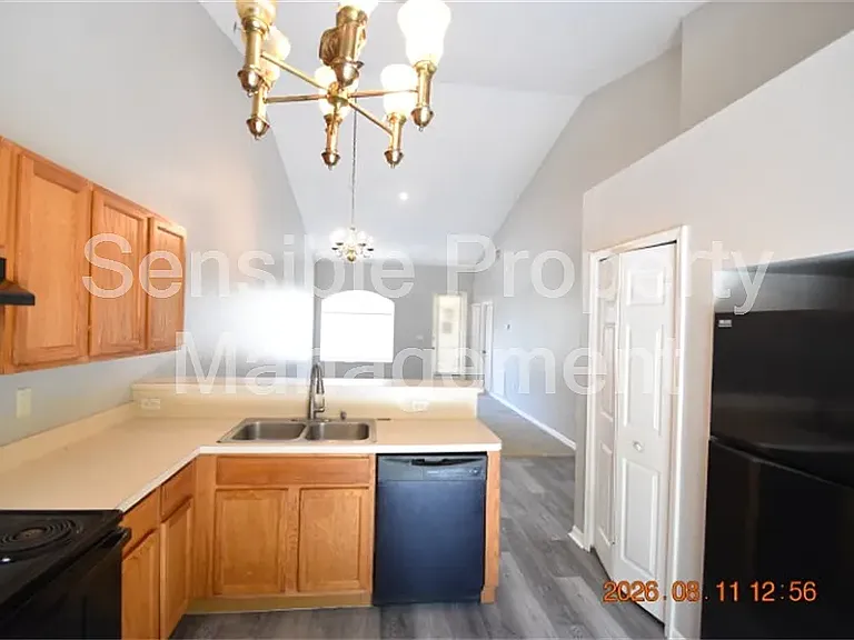 7411 Canterbury St — Photo 9