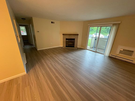 5th image of 17 Birch Glen Dr #D