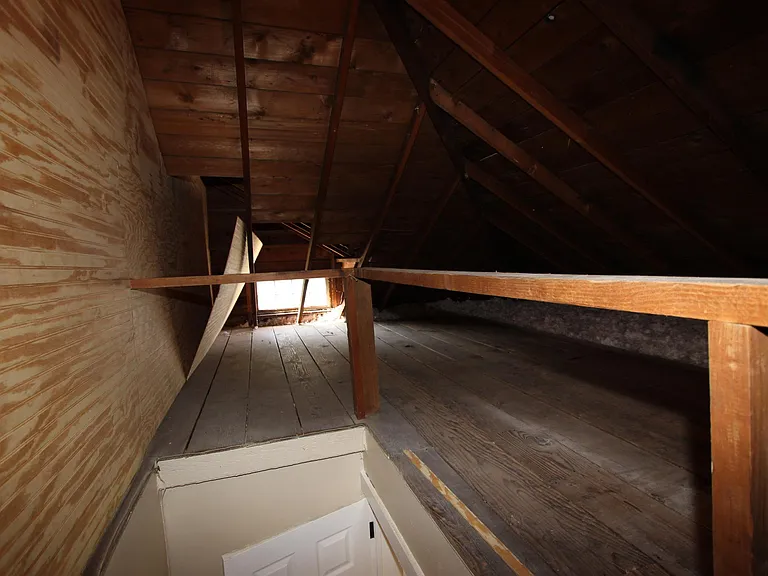 4816 Burt St #1/2-2 — Photo 43