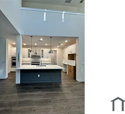 5 bed, 2538 sqft, $4,899 — Photo 2