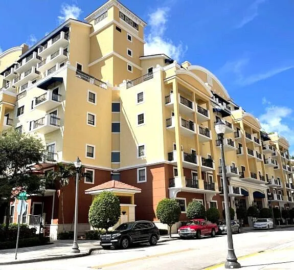 2 bed, 2.0 bath, 1216 sqft, $3,250 — Photo 2