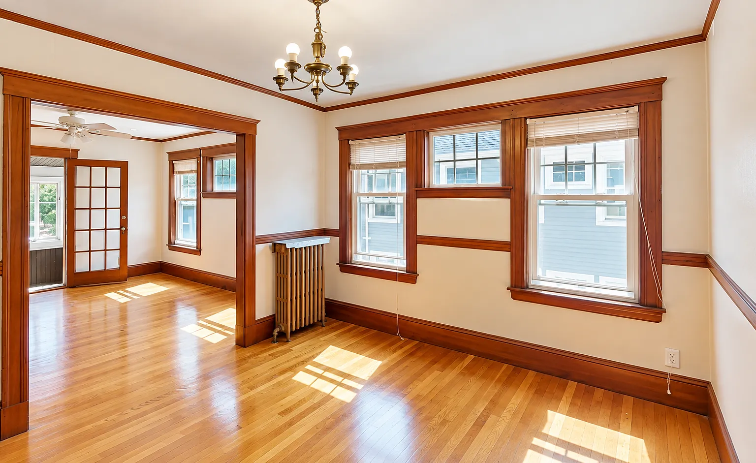 3 bed, 9999 sqft, $3,400 — Photo 1