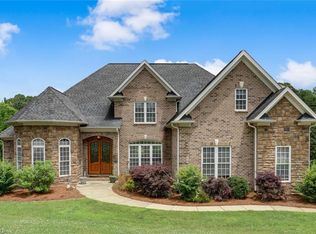 1 Asheland Ridge Ct, Greensboro, NC 27410