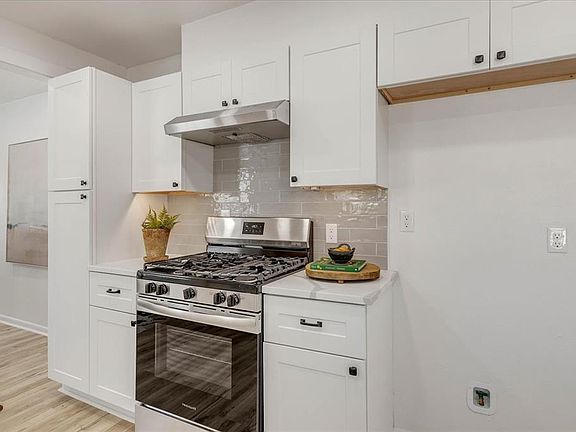 4th image of 10407 Ridgeview Dr