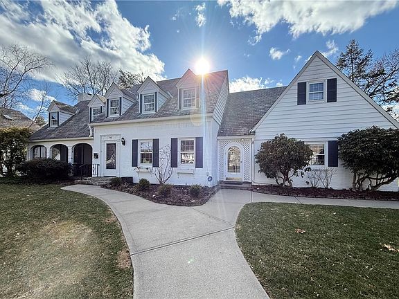 3rd image of 93 Durland Ave