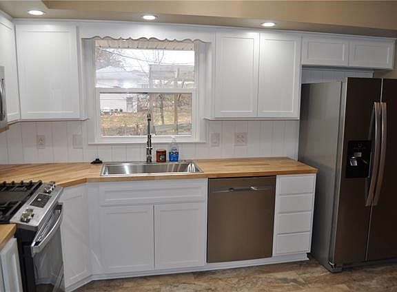3rd image of 3417 Auburn Dr