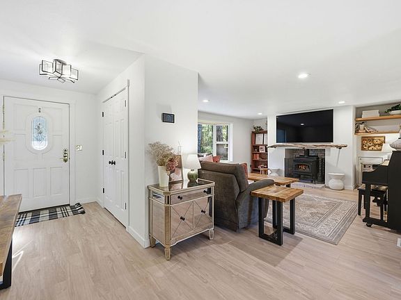 2nd image of 13701 109th Ave NW