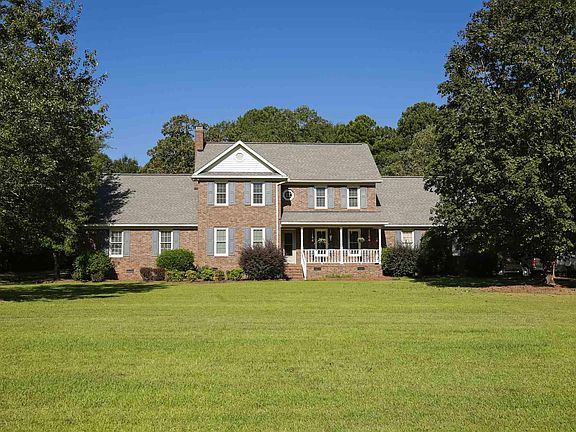 4th image of 1424 Chapman Dr