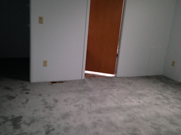 3rd image of 1506 Coachlight Ct