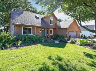 53276 Chelle Ln, Granger, IN 46530