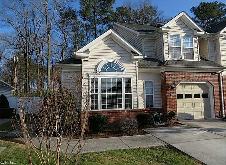 1st image of 4573 Carriage Dr