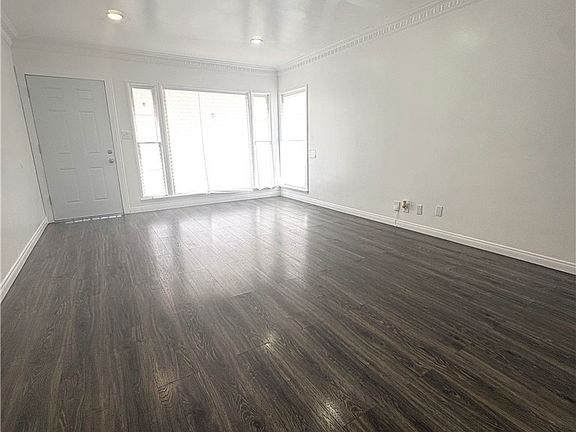 2nd image of 11022 Doty Ave