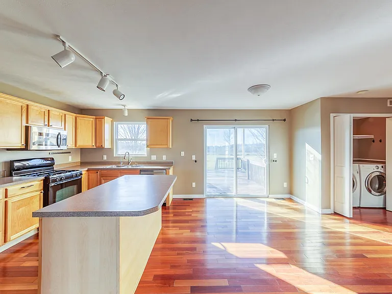 6918 Peninsula Dr NE — Photo 9
