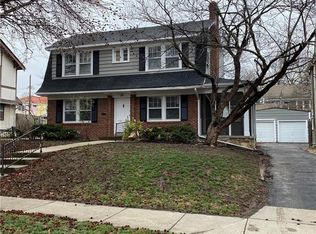 36 W Dartmouth Rd, Kansas City, MO 64113