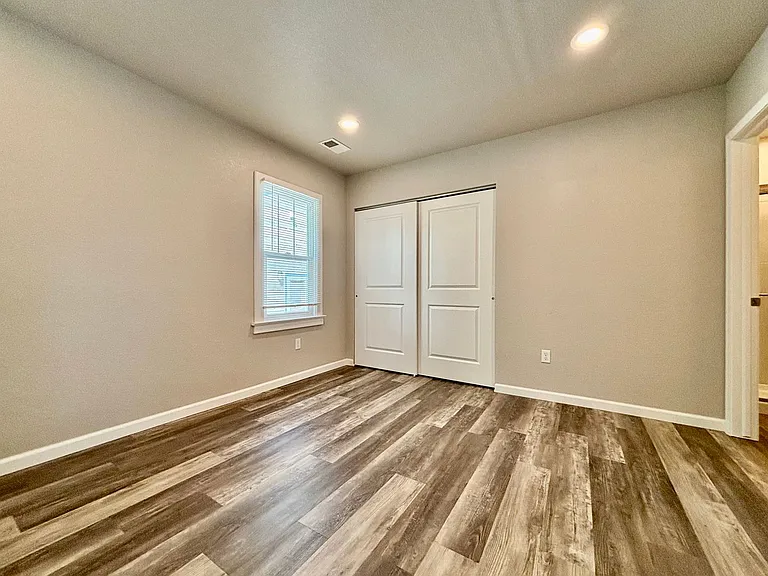 700 W Myrtle St #A — Photo 6