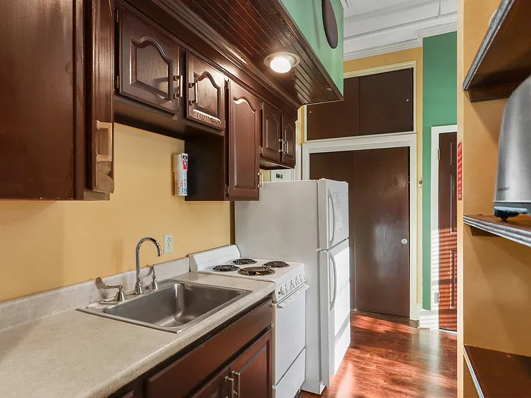 1370 S Main St #2E — Photo 6