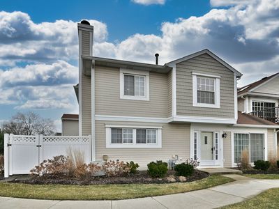693 Le Parc Cir, Buffalo Grove, IL, 60089