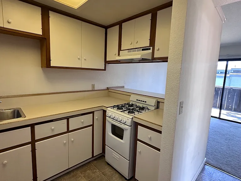 437 Kentucky St #H — Photo 10