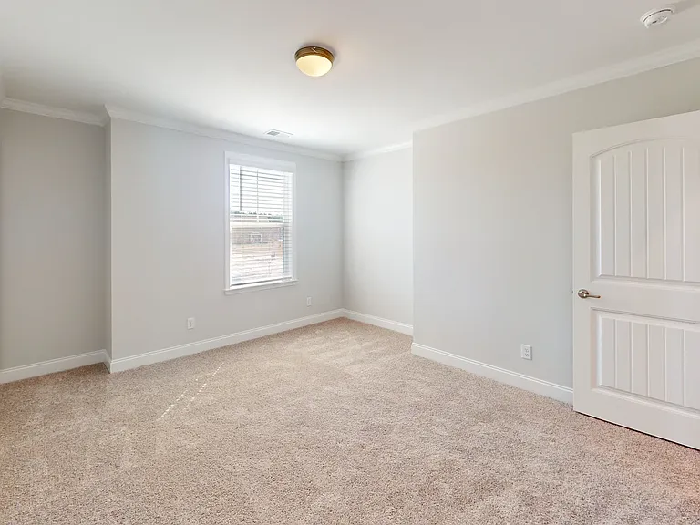 146 Champlain Dr — Photo 23