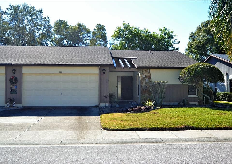 1st image of 596 Foxwood Blvd #596