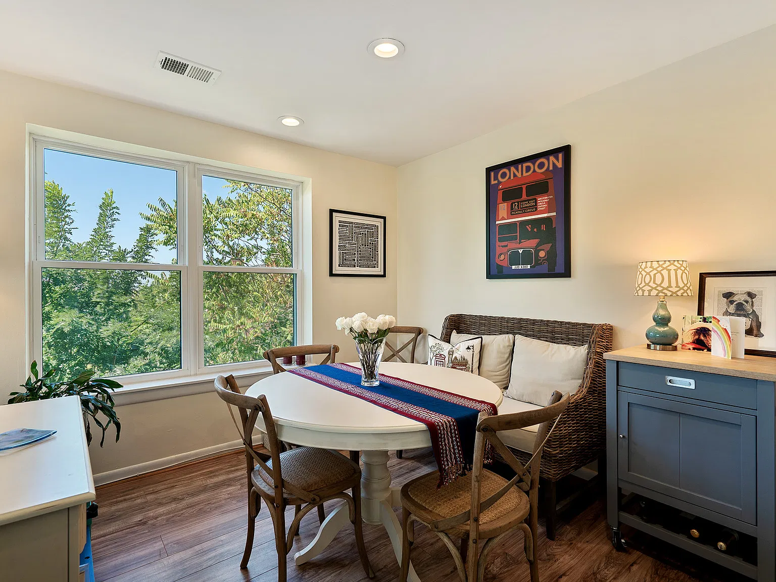 1 bed, 995 sqft, $2,395 — Photo 4