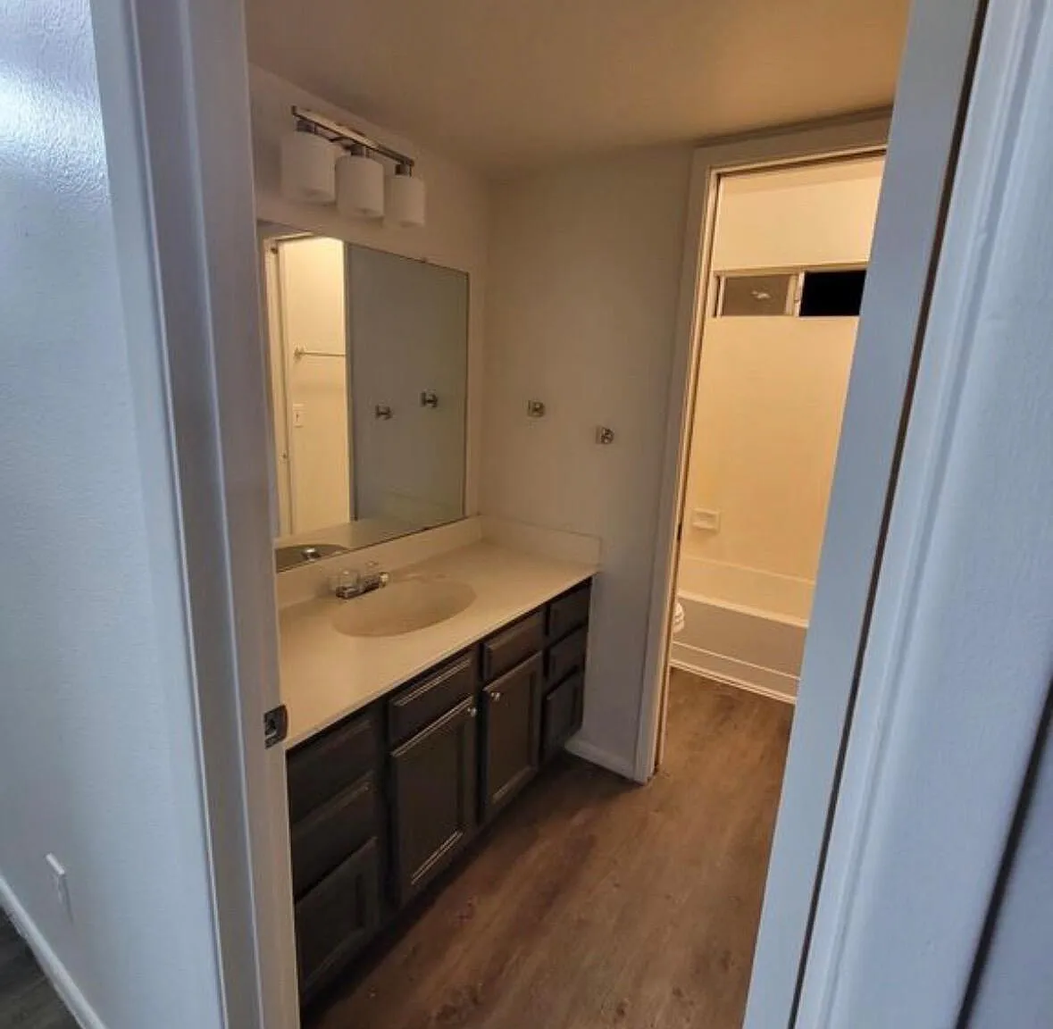 3 bed, 2.0 bath, 850 sqft, $1,595 — Photo 4