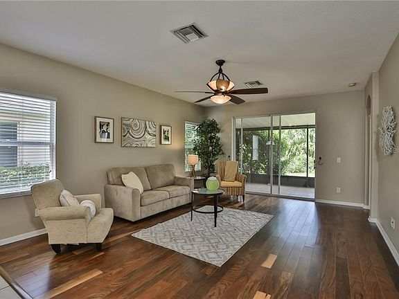 3rd image of 7450 Surrey Pines Dr