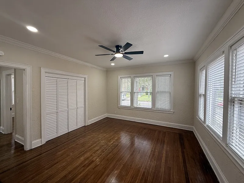 2738 Riverside Ave — Photo 4