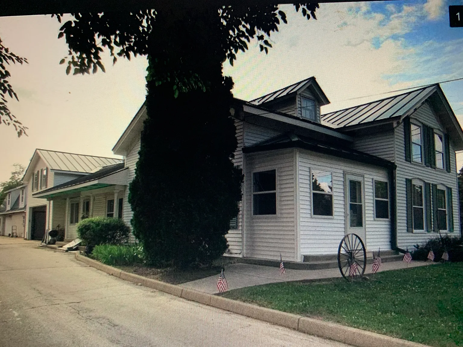 N Brookfield Rd, Brookfield — Photo 1