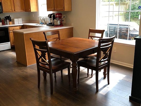 4th image of 616 Danby Woods Dr