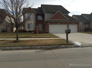 16068 White Water Dr, Macomb, MI 48042