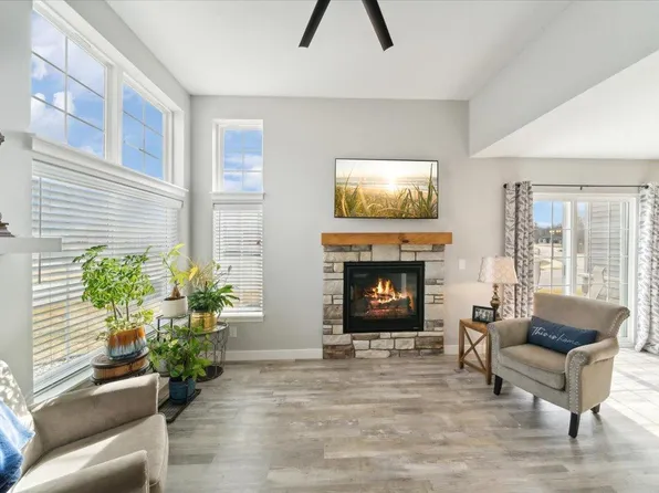 7836 W 145th St, Savage, MN 55378