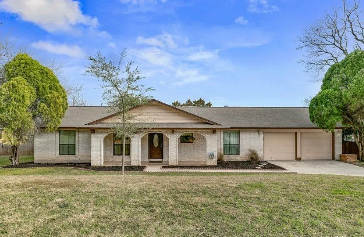 4 bed, 2170 sqft, $1,895 — Photo 1