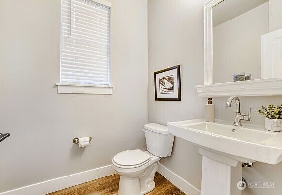 4th image of 4022 215 Pl SE