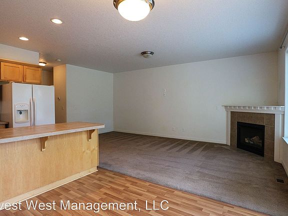 5th image of 2413 NE 114th Ct