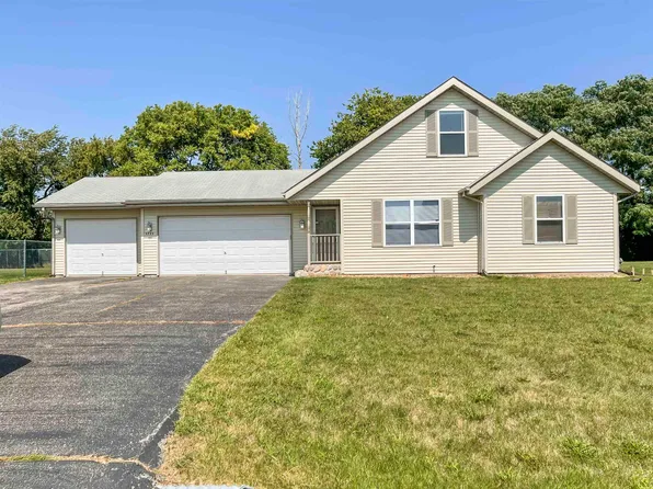 5773 Pierce Ln, South Beloit, IL 61080