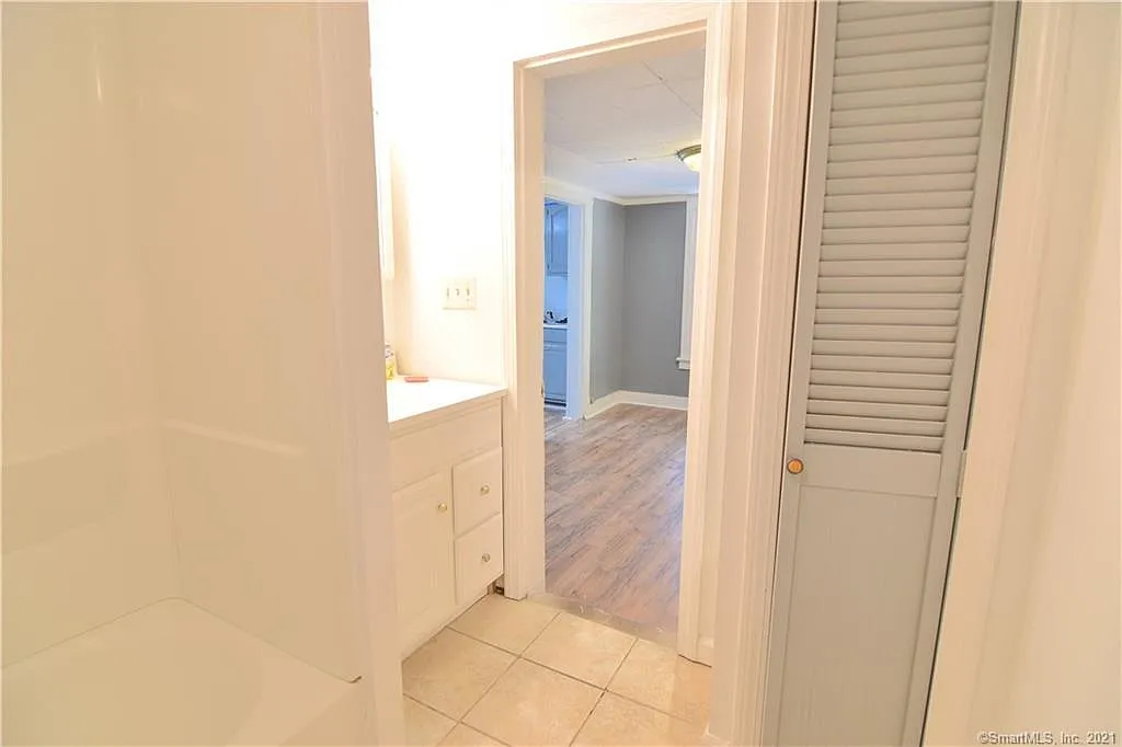1 bed, 1212 sqft, $1,200 — Photo 1