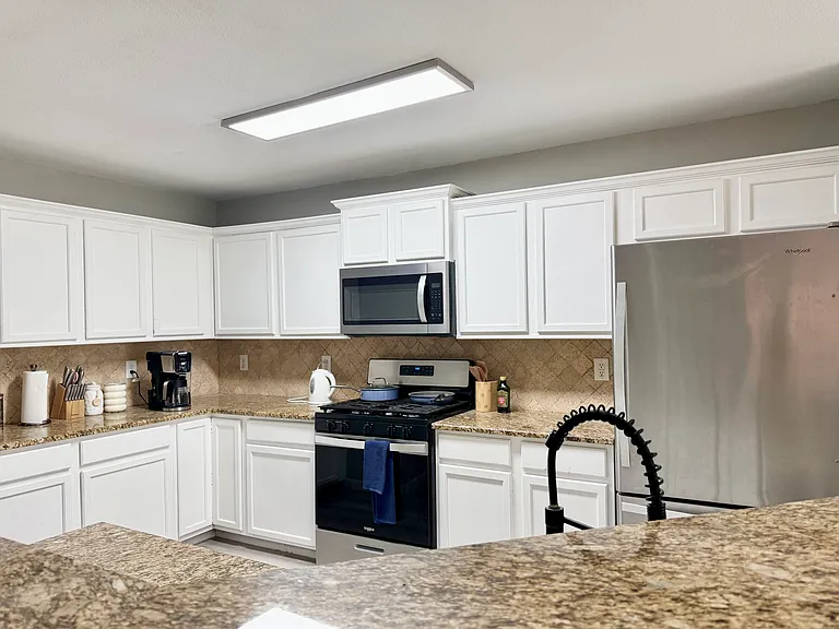 7300 Livingston Dr — Photo 38