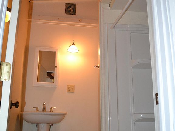 3rd image of 6 Katherine St