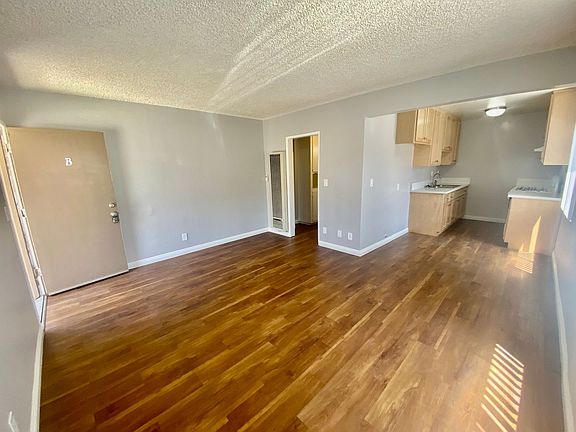 5th image of 2520-2522 Mathews Ave #22-B