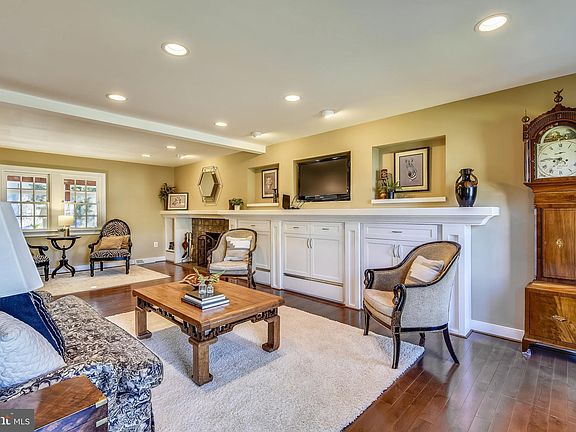 4th image of 5529 Shooters Hill Ln