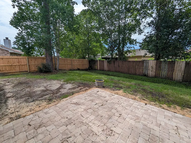1625 Campbell Dr N — Photo 21