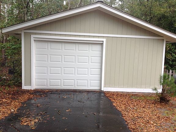 Detached garage/workshop