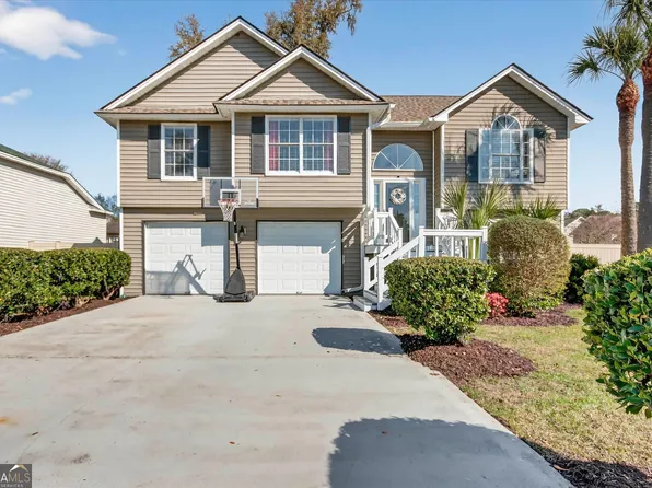 2 Runner Rd, Savannah, GA 31410